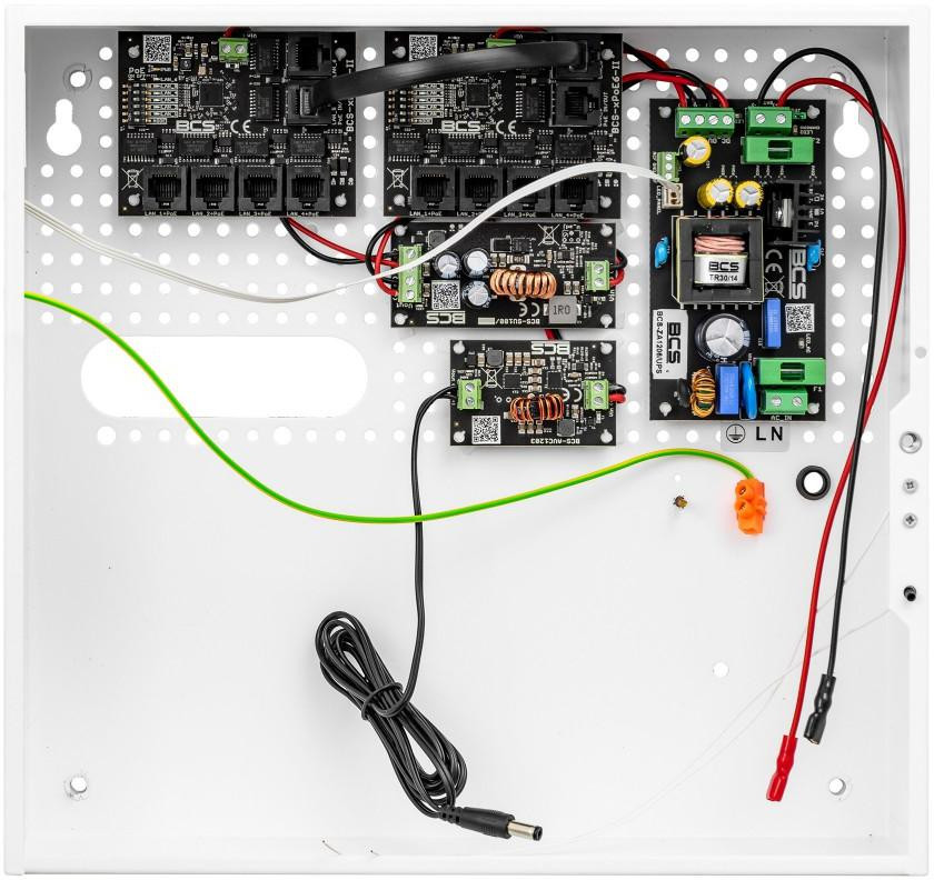 Sada do napájania buforowego 9 prijímačov POE BCS Power BCS-UPS/IP8/E-S