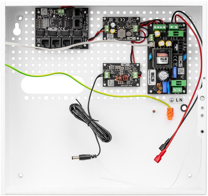 Sada do napájania buforowego 5 prijímačov POE BCS Power BCS-UPS/IP4/E-S