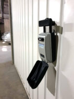 Skrytka na kľúče s možnosťou zawieszenia a szyfrem podświetlona Master Lock 5424EURD – Obrázok 3